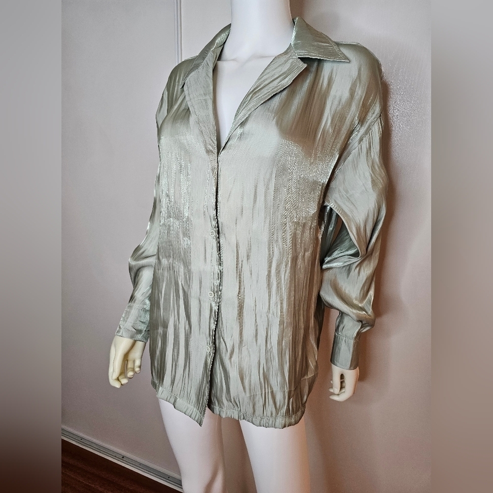Womens Mint Sage Wrinkled Polyester Satin Effect Button Up Blouse Size 10 NWT